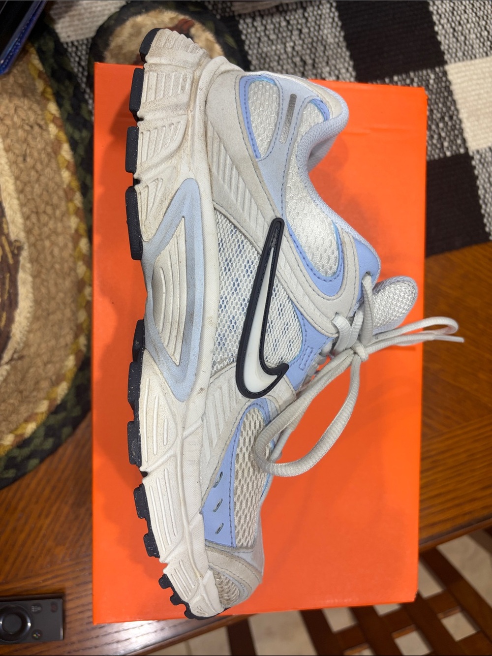 Nike Womens White and Light Blue Mesh Athletic Sneakers - Picture 5 of 6